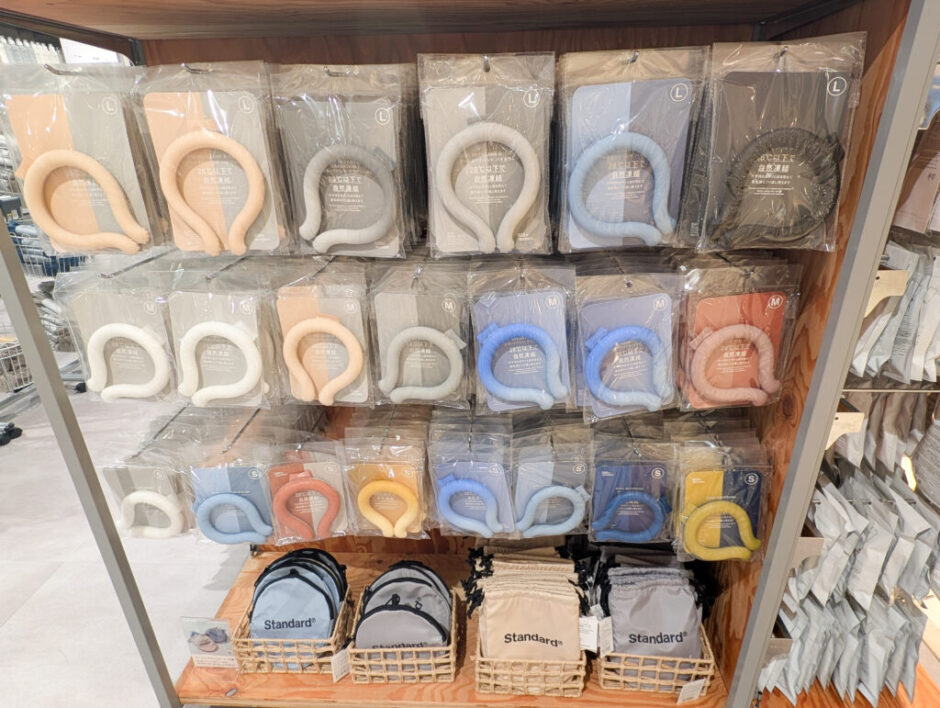 スタンダードプロダクツのクールネックバンド550円！意外に涼しくておすすめ。