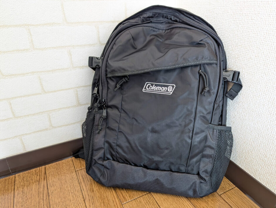 コールマンのリュック「ウォーカー25」レビュー！女子も使いやすく、パソコンがちょうど入る大きさ